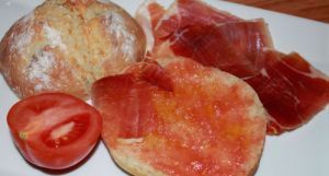 Pan tumaca (bread and tomato) 